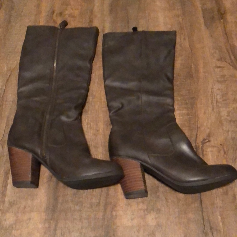 Women’s heeled boots